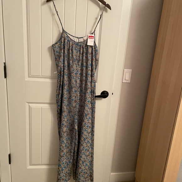 Jumpsuit - Picture 2 of 5